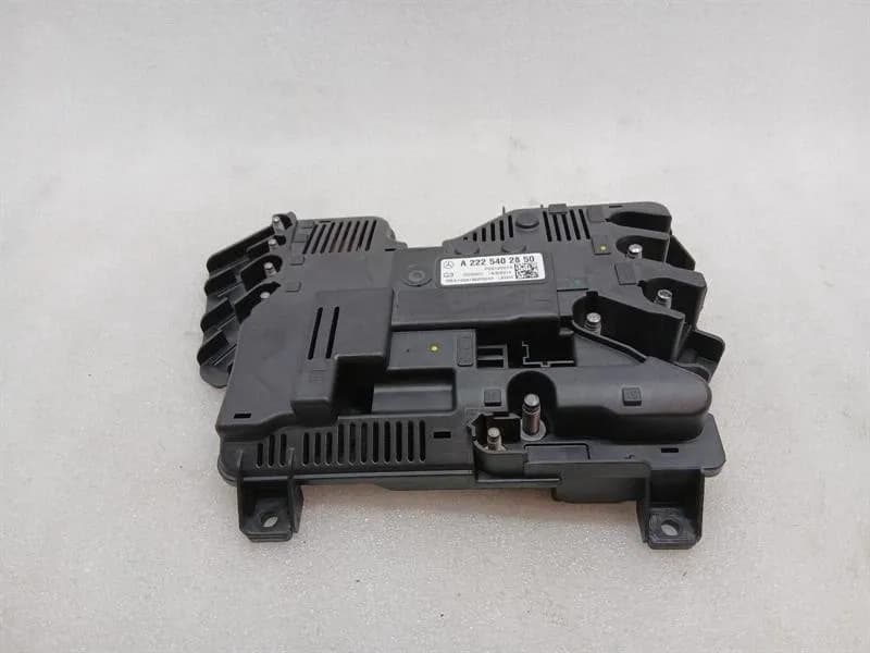 Mercedes CL W217 Fuse Box A2225402850 Fuse Box