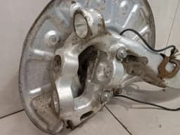 MERCEDES-BENZ Mercedes C Class W205 C63 AMG FLH Hub A2053306704 Wheel Bearing Housing Front Left — thumbnail 5