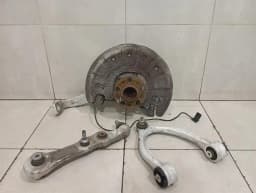 MERCEDES-BENZ Mercedes C Class W205 C63 AMG FLH Hub A2053306704 Wheel Bearing Housing Front Left — thumbnail 1