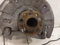 MERCEDES-BENZ Mercedes C Class W205 C63 AMG FLH Hub A2053306704 Wheel Bearing Housing Front Left — thumbnail 3