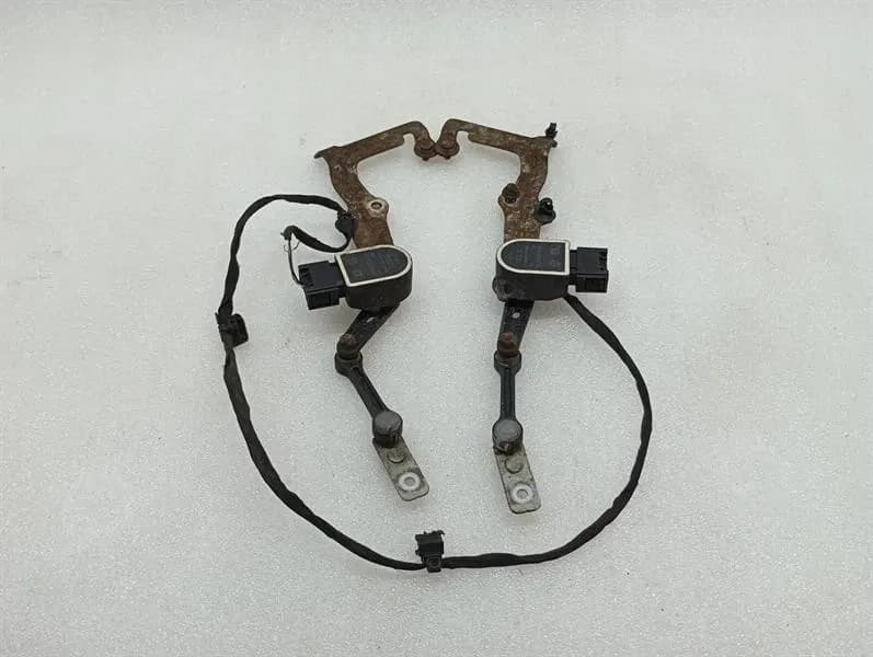 MERCEDES-BENZ Mercedes C Class W205 Level Sensor Set A2139050701 Level Sensor Set