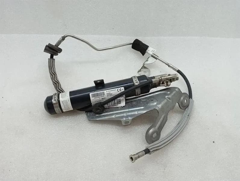 MERCEDES-BENZ Mercedes C Class W205 Pressure Vessel A2058604700 Inflator