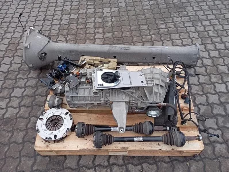 ASTON MARTIN Aston Martin DB9 Gearbox 4G43-7002-AD Manual Transmission V12 Manual Retrofit Conversion