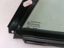 ASTON MARTIN Aston Martin DB9 COUPE Left Rear 1/4 Glass 4G43-76-11087 Door Panel 1/4 Rear LH — thumbnail 8