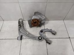ASTON MARTIN Aston Martin DB9 COUPE Right Front Hub 7G43-3K186-AB Wheel Bearing Housing Front RE — thumbnail 1