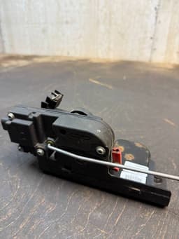 MERCEDES-BENZ A6397401535 6397401535 A6397401235 6397401235 Bootlid / tailgate lock MERCEDES-BENZ VITO / VIANO (W639) (2003-2014) — thumbnail 3