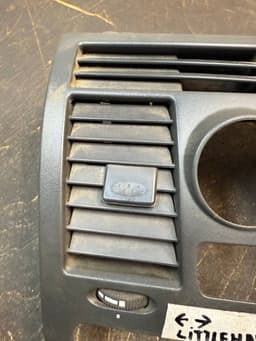 MERCEDES-BENZ A6396800007 6396800007 Air Vent Center Front MERCEDES-BENZ VITO / VIANO (W639) (2003-2014) — thumbnail 10