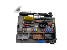 PEUGEOT 9807028580 Fuse box PEUGEOT RCZ (T75) (2010-2015) — thumbnail 1