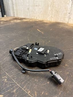 VW 7E0827425F Rear Panel Door Lock Left VW TRANSPORTER T5 / MULTIVAN (7H, 7E, 7J) (2003-2015) — thumbnail 4