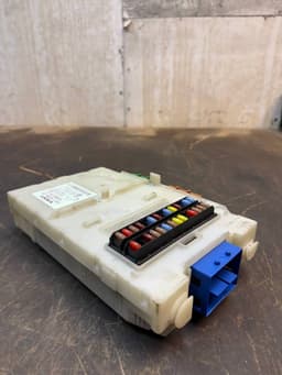 VOLVO 7G9T14C256GA 30765877 30765877AC Fuse box VOLVO S80 II (AS) (2006-2016) — thumbnail 4