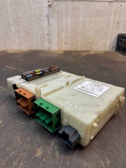 VOLVO 7G9T14C256GA 30765877 30765877AC Fuse box VOLVO S80 II (AS) (2006-2016) — thumbnail 2