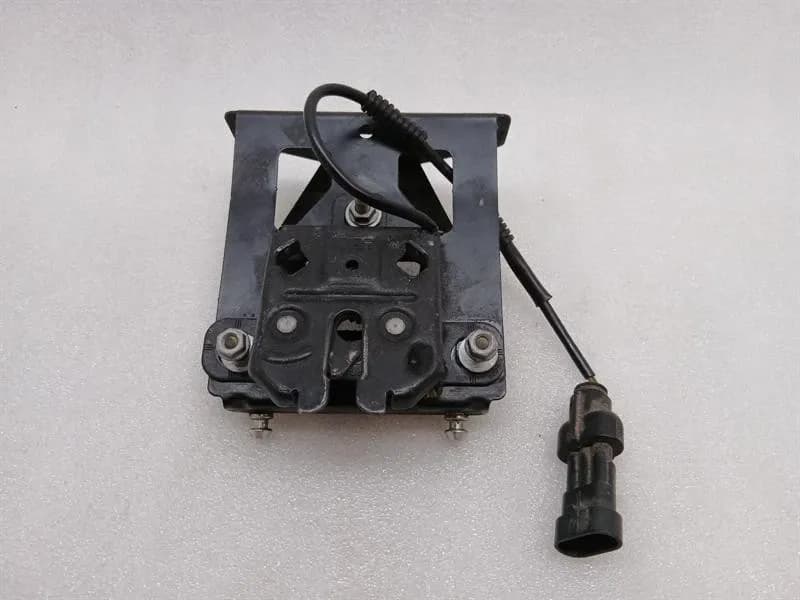 Ferrari 488 F142M boat lock 84076100 tailgate lock