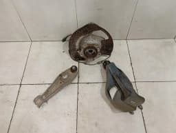PORSCHE Porsche 911 991 Right Front Hub 99134115805 Wheel Bearing Housing Front Right — thumbnail 1