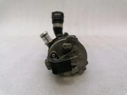 PORSCHE Porsche Taycan 9J additional cooling pump 9J1965567F coolant pump pump — thumbnail 4