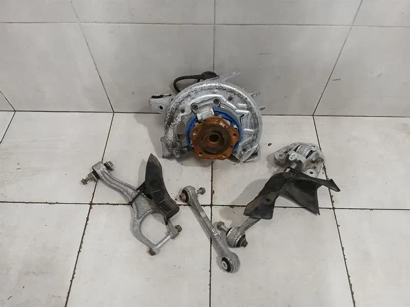 PORSCHE Porsche 911 991 Right Rear Hub 99133111233 Wheel Bearing Housing Rear Right SET