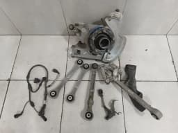 PORSCHE Porsche 911 991 GT3RS Mk1 Left Rear Hub 99133161108 Wheel Bearing Housing Rear Left — thumbnail 1