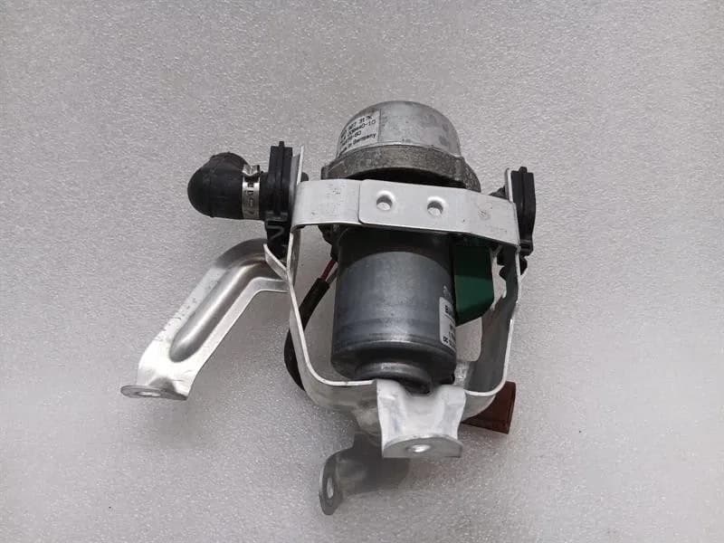 Lamborghini Huracan LP640 EVO Vacuum Pump 8E0927317K Vacuum Pump