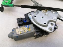 PORSCHE Porsche Boxster 986 Right Front Door Winder 99654207604 Window Regulator Front Re — thumbnail 4