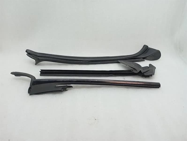 BENTLEY Bentley Continental GTC 18-24 3S Left Door Seal 3SD867415A Left Door Seals