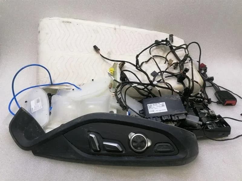 AUDI Audi R8 4S Performance Right Comfort Seat Lumbar 4S081775B Right Seat Switch