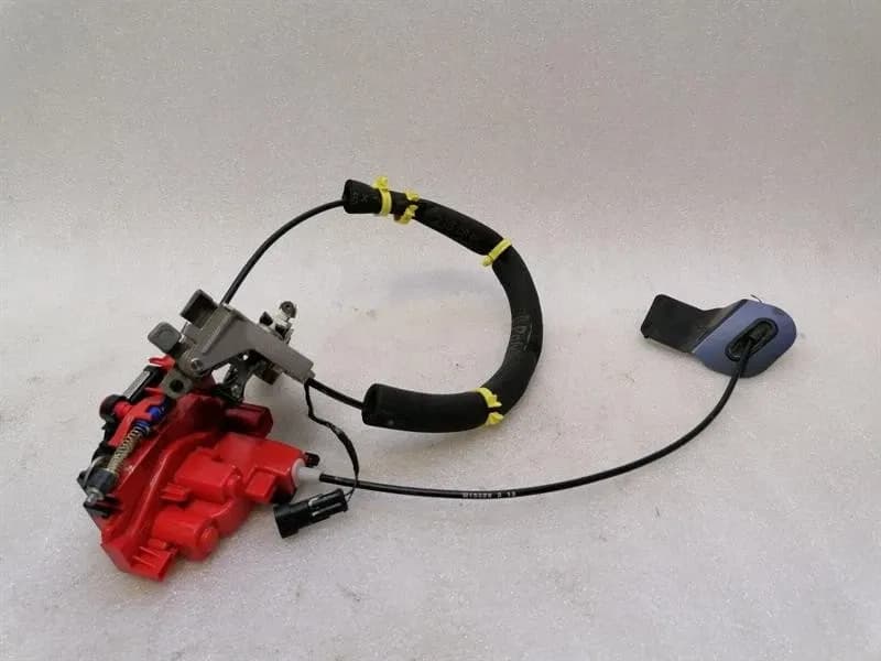 FERRARI Ferrari F12 Berlinetta F152 right door lock 82447800 door lock 80821600