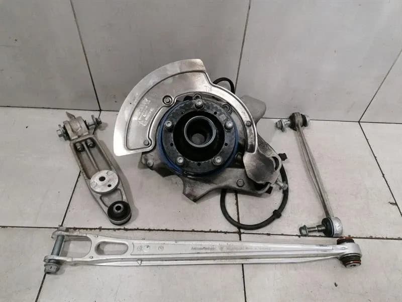 Porsche Cayman 718 GT4RS Left Rear Hub 982505051DY Wheel Bearing Housing Rear Left
