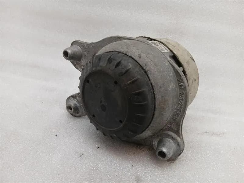 MERCEDES-BENZ Mercedes C Class W205 Engine Mount A2052404600 Engine Mount AMG