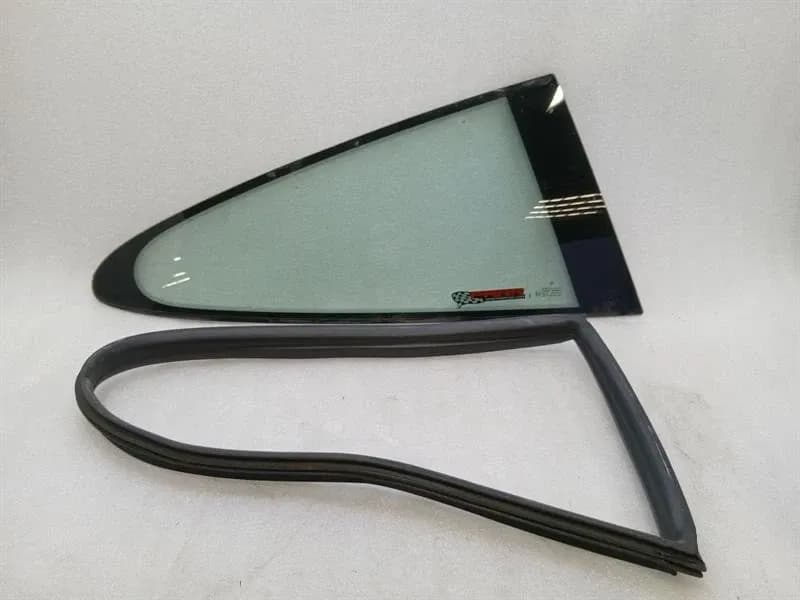PORSCHE Porsche 911 996 right rear 1/4 glass 99654311203 door window 1/4 rear RH