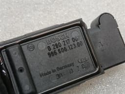 PORSCHE Porsche 911 996 Air Flow Meter 99660612300 Mass Air Flow Meter — thumbnail 5