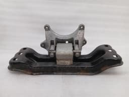 MERCEDES-BENZ Mercedes C Class W205 Gearbox Mount A2052405700 Gearbox Mount M177 AMG — thumbnail 1