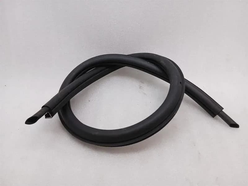 PORSCHE Porsche 911 992 Door Seal 992831704A RH Door Seals