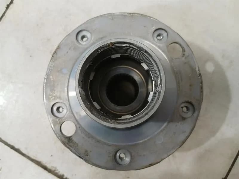 PORSCHE Porsche 911 991 right rear hub 99133160700 wheel bearing housing rear right