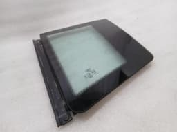 AUDI Audi R8 4S Performance Left Rear 1/4 Glass 4S8845299A Door Glass 1/4 Rear LH — thumbnail 9
