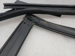 ASTON MARTIN Aston Martin DB9 COUPE Door Seal 4G43-F20709-AJ LEFT Door Seals — thumbnail 5