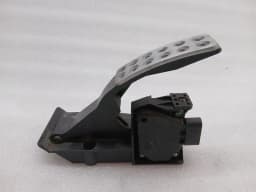 FERRARI Ferrari California T F149 14-17 Throttle Pedal (Electrical) 243117 Throttle Pedal — thumbnail 3