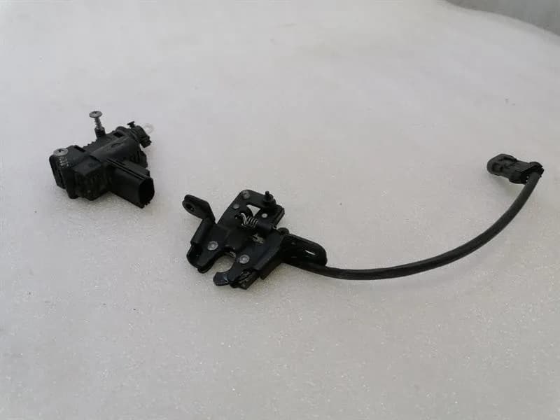 Ferrari 458 F142 Spider Boot Lock 84076100 Tailgate Lock