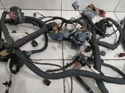 ASTON MARTIN Aston Martin Vanquish AM310 Wiring Loom FD33-14290-AD Wiring Harness ENG BAY — thumbnail 5