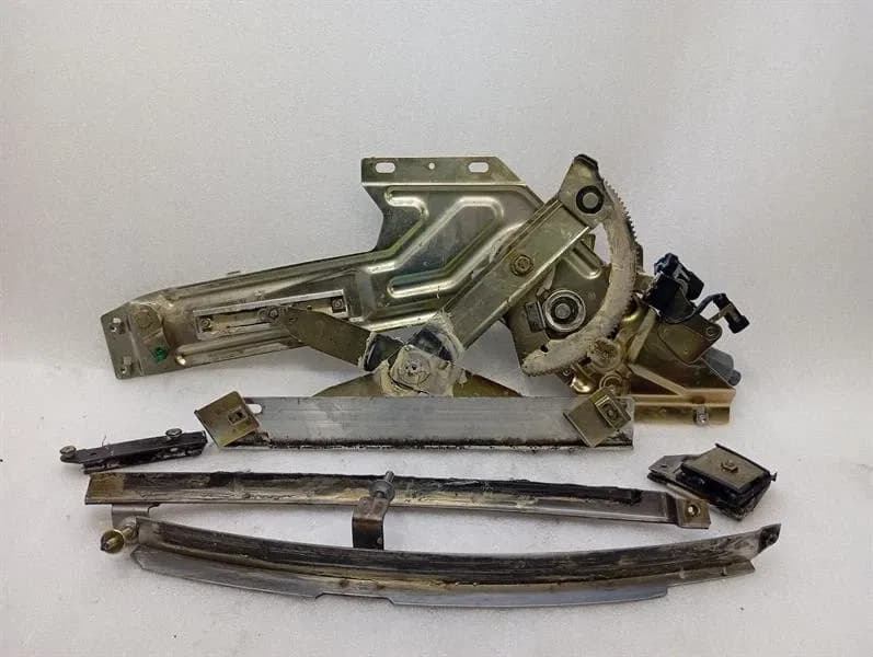 FERRARI Ferrari 360 F131 Right Front Door Winder 65819400 Window Regulator Front Right