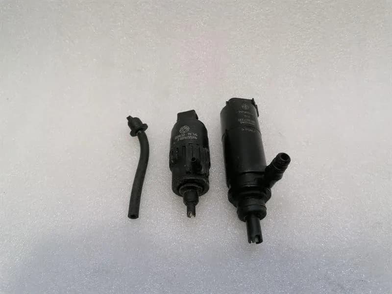 FERRARI Ferrari 458 F142 Spider Washer Fluid Pump 71740944 Washer Water Pump SET