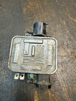 VOLVO 940009402 Radiator Fan Relay / Control unit VOLVO V70 III (BW) (2007-2016) — thumbnail 4