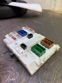 VOLVO CG9T14C256FA 31327994 31327994AA Body control module (BCM) VOLVO V70 III (BW) (2007-2016) — thumbnail 2