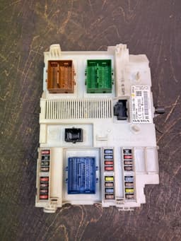 VOLVO CG9T14C256FA 31327994 31327994AA Body control module (BCM) VOLVO V70 III (BW) (2007-2016) — thumbnail 4