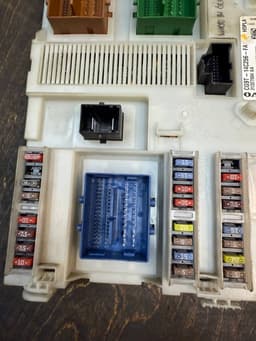 VOLVO CG9T14C256FA 31327994 31327994AA Body control module (BCM) VOLVO V70 III (BW) (2007-2016) — thumbnail 6
