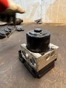 VW 7E0614517G 7E0907379J ABS hydraulic unit / pump VW TRANSPORTER T5 / MULTIVAN (7H, 7E, 7J) (2003-2015) — thumbnail 3