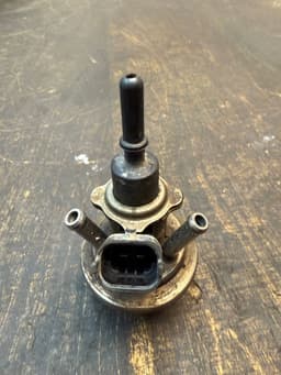BMW 8514448 18308514448 AdBlue Nozzle BMW X5 (F15, F85) (2012-2018) — thumbnail 3
