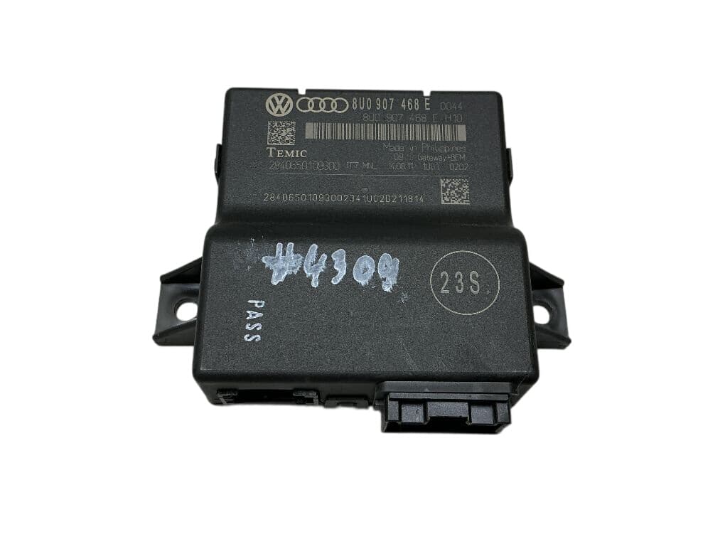 AUDI 8U0907468E Central gateway module AUDI Q3 (8U) (2011-2018)