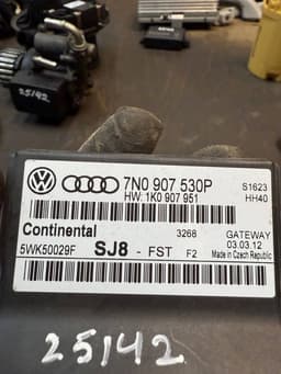 VW 7N0907530P 1K0907951 Central gateway module VW PASSAT B7 / ALLTRACK (2010-2015) — thumbnail 7