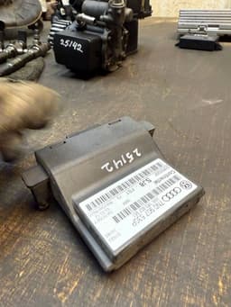 VW 7N0907530P 1K0907951 Central gateway module VW PASSAT B7 / ALLTRACK (2010-2015) — thumbnail 4