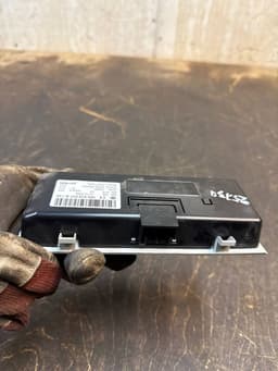 VW 7E5919037E Auxiliary Heater Switch VW TRANSPORTER T5 / MULTIVAN (7H, 7E, 7J) (2003-2015) — thumbnail 8