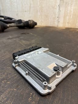 VW 03L907309M 0281017553 Engine Control Unit / module (ECU) VW TRANSPORTER T5 / MULTIVAN (7H, 7E, 7J) (2003-2015) — thumbnail 4